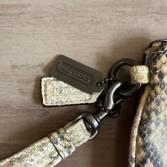Coach Kristin Embossed Python Snakeskin Vintage Y2K Wristlet - Picture 3 of 5